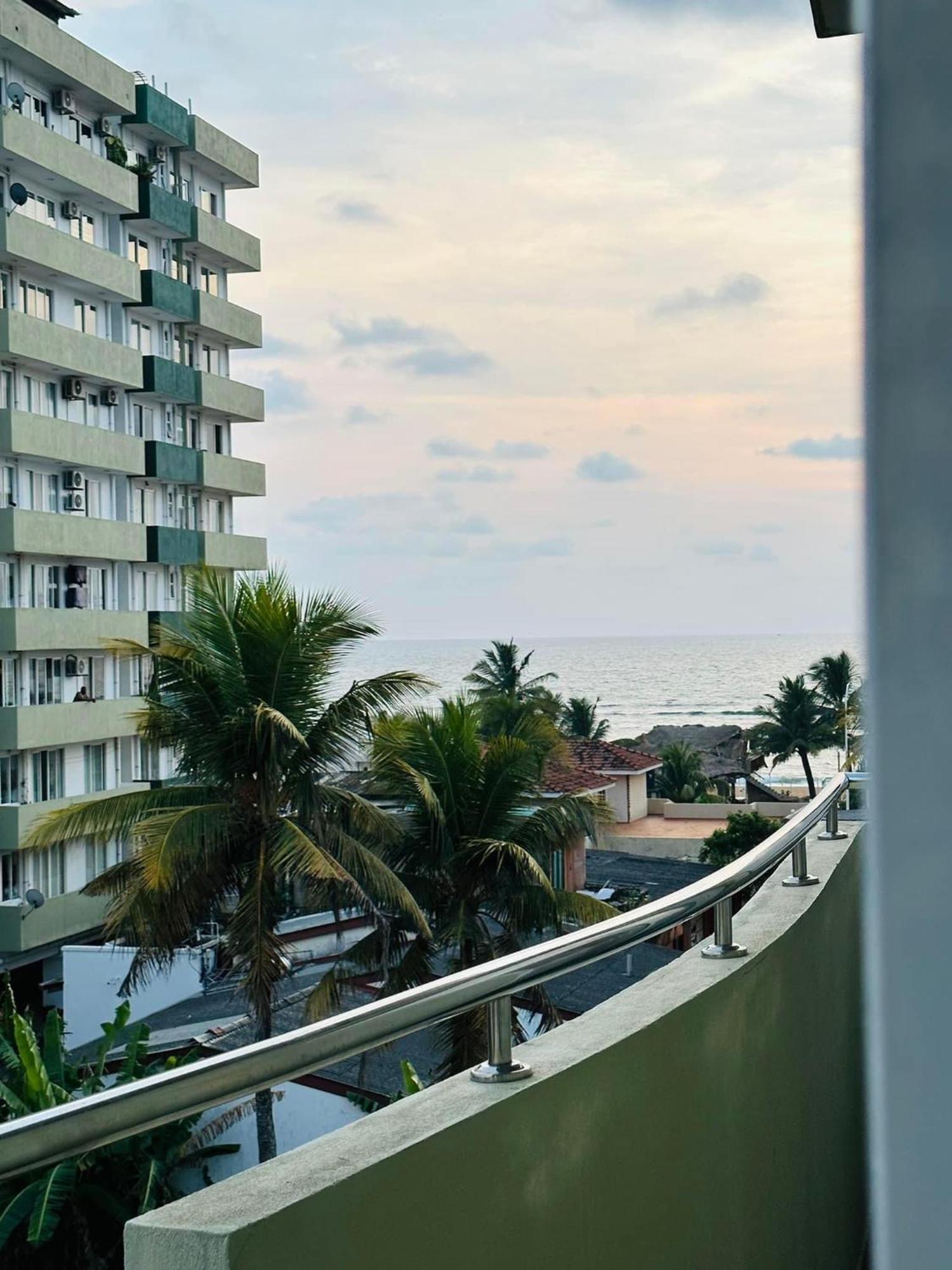 Green Tree Apartments Dehiwala-Mount Lavinia ภายนอก รูปภาพ