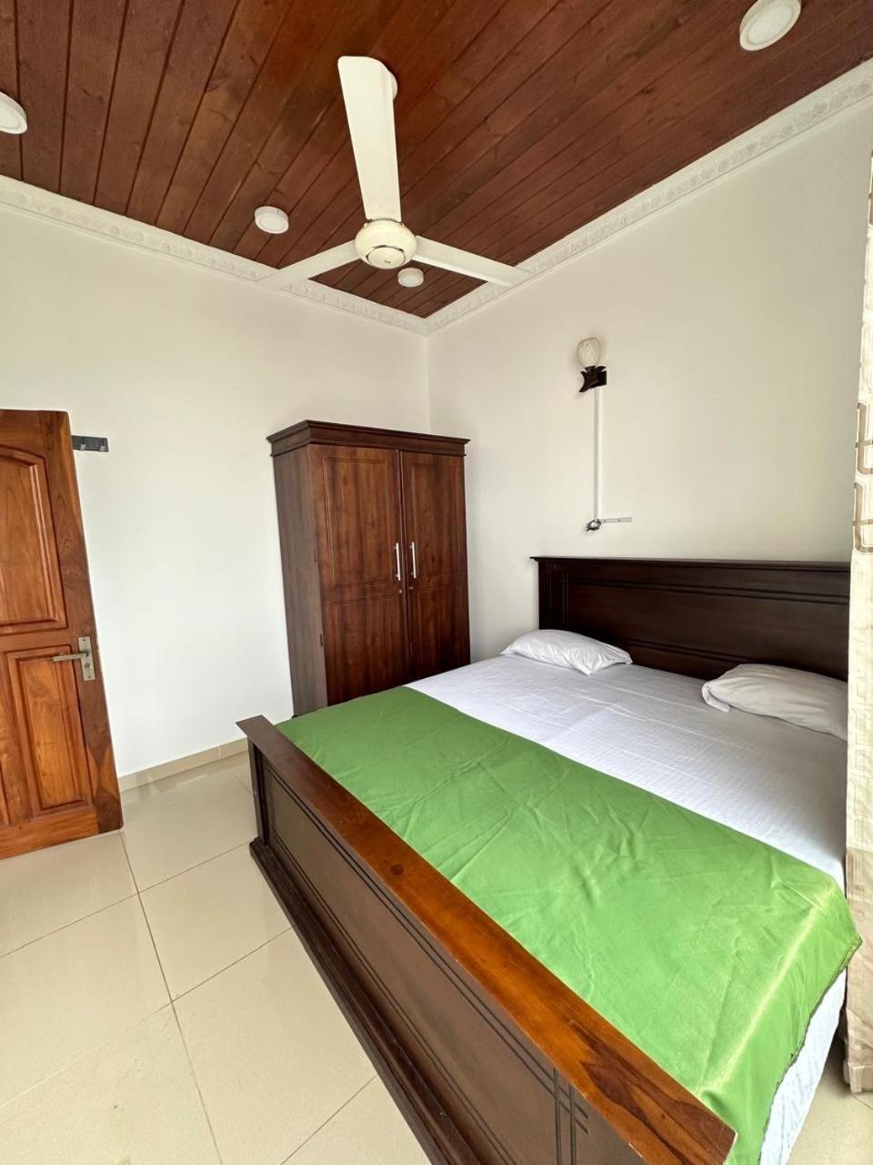 Green Tree Apartments Dehiwala-Mount Lavinia ภายนอก รูปภาพ